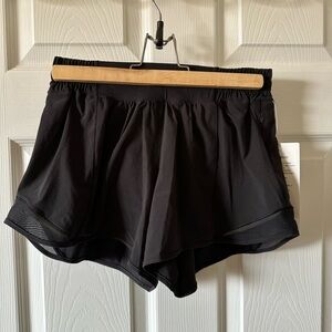 Lululemon Hotty Hot LR 4” short